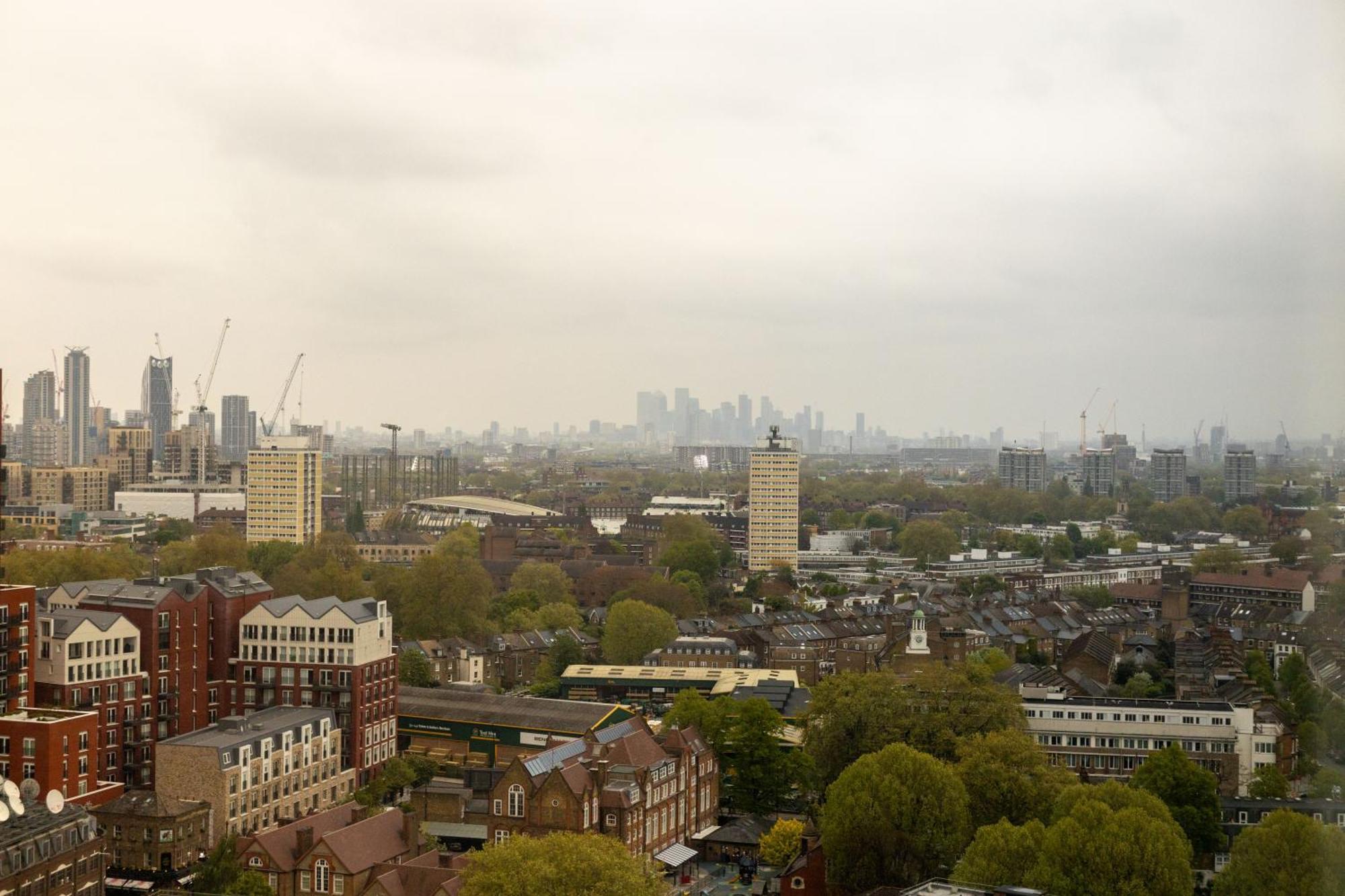 Appartamento Stunning 360º View Luxurious Penthouse Londra Esterno foto