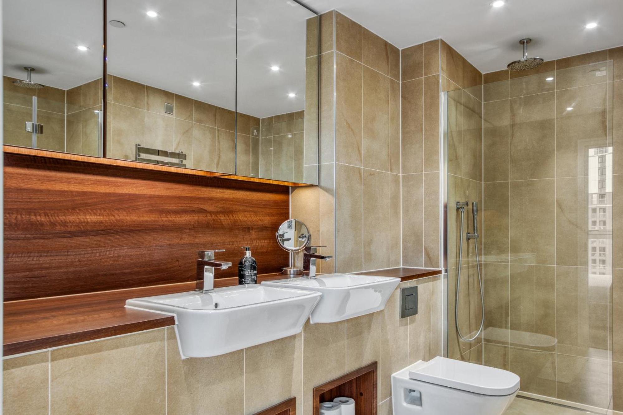 Appartamento Stunning 360º View Luxurious Penthouse Londra Esterno foto