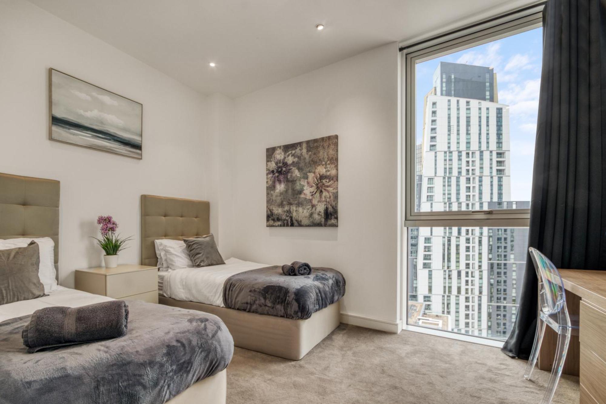 Appartamento Stunning 360º View Luxurious Penthouse Londra Esterno foto